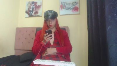 Angiee_Ts live from Spain