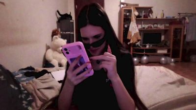 ArlyneSwilling live from Serbia