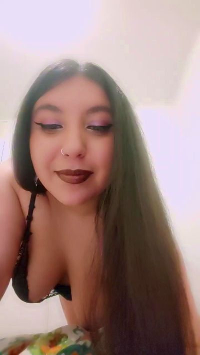 Cami_l0v live from Chile