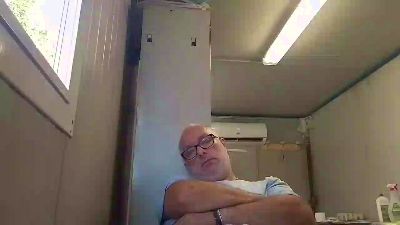 Cazzo_duro79 live from Italy