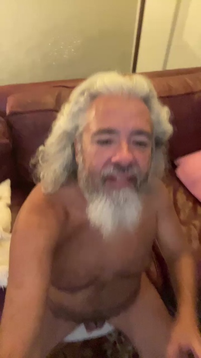 Crzy4Shrtlss live from United States