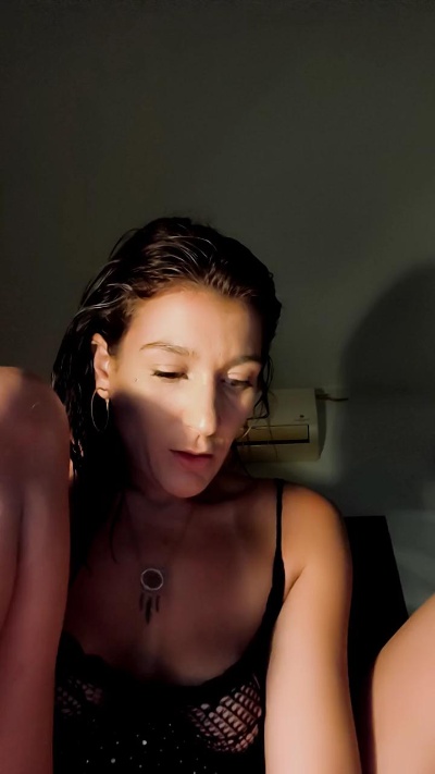 Dreamloveme live from France