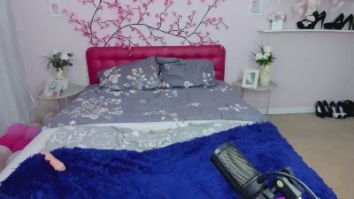 GinaLeone live from United States