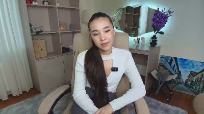 HildaButchee live from Thailand