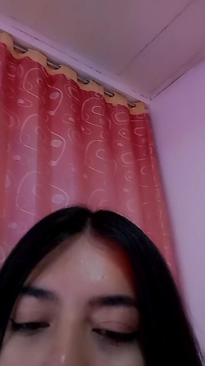 Lindafox99 live from Italy