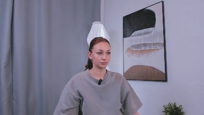MeridithMchone live from France
