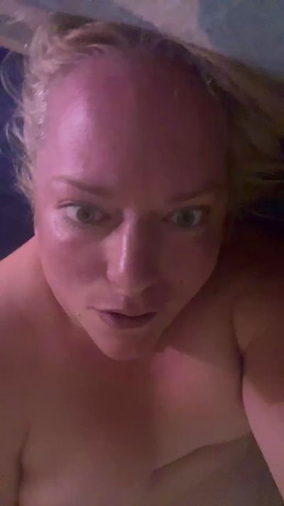 Milflove1982 live from United States