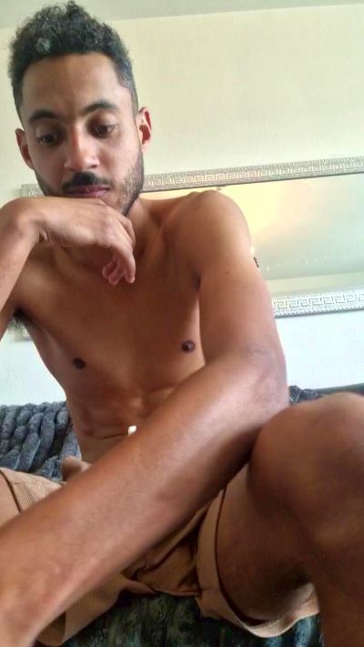 Nonoo777 live from France