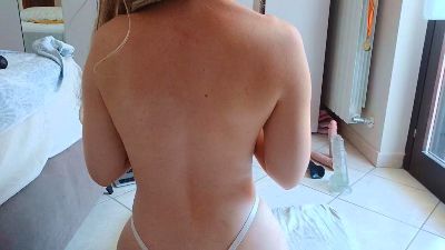 PeachGirl92 live from Italy