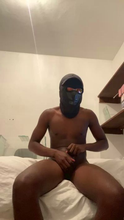 Preto4m live from Brazil
