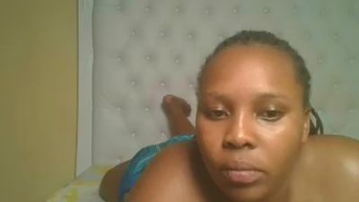 Queenlily25 live from Netherlands