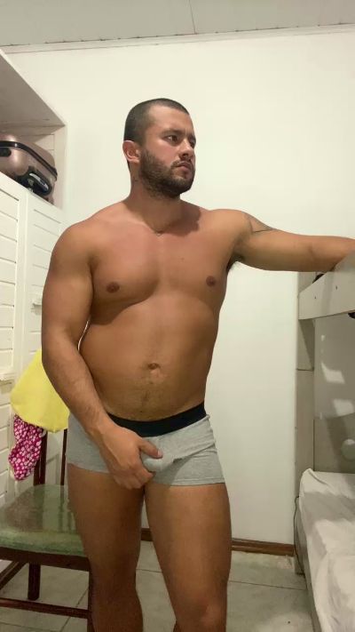 Romaninhoo live from Brazil