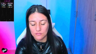 Saskyaa live from Colombia