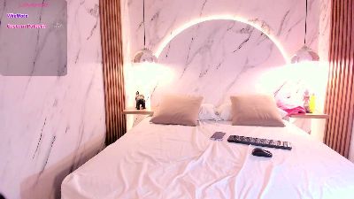 Sharlot_Gray live from France