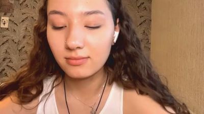 SuzannLertora live from Japan