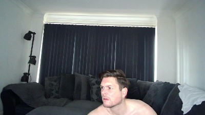 TwoTwinkHusband live from United Kingdom