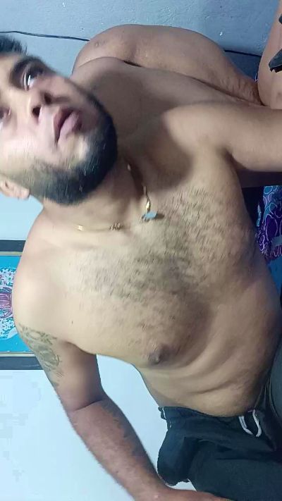 Twolatinshottt live from Colombia
