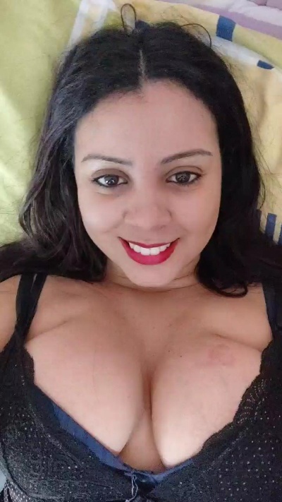 Vanessahabbit live from Brazil