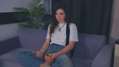 YuonneChaille live from France