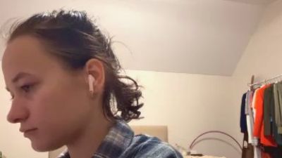 YvonnePanitz live from France