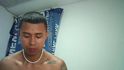 bryan1839 live from Colombia