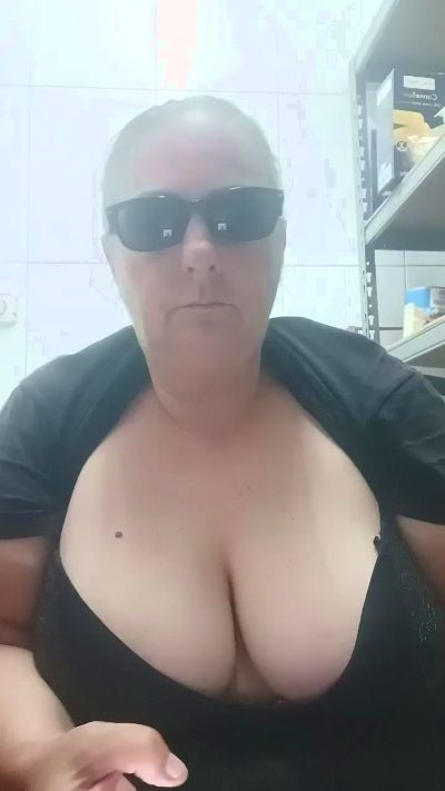 eroticjess live from Italy