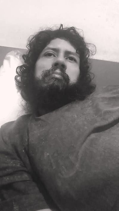 follo_adicto30 live from United Kingdom