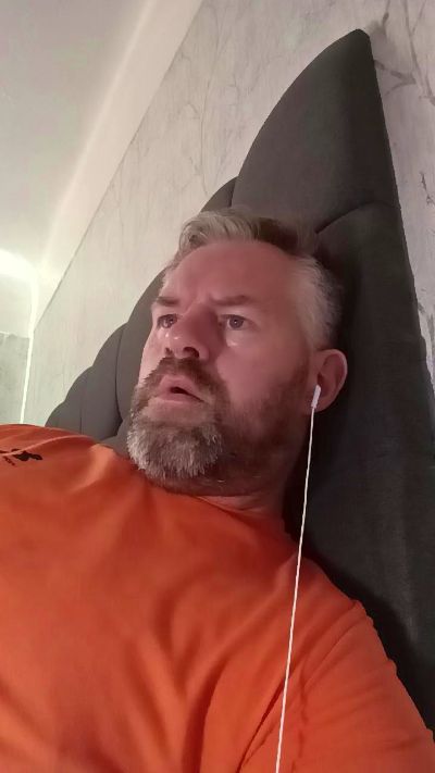 jonnyx5 live from United Kingdom