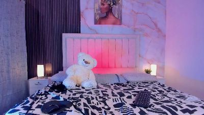 pinky_peach_ live from Colombia