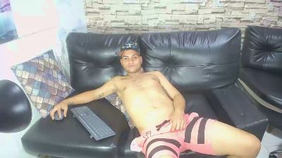 rom_weasley live from Colombia