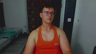 sexxymuscles live from United Kingdom