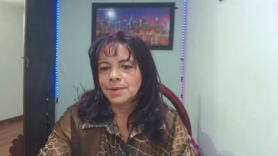 sexygradmom live from Colombia