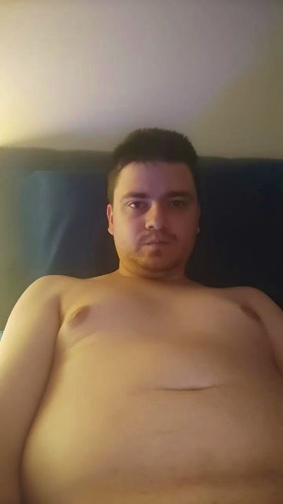 sexyguywhore18 live from United Kingdom